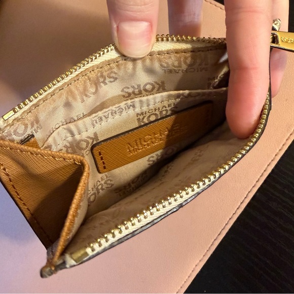 Michael Kors Logo Zip Card Holder Wallet - Picture 7 of 7